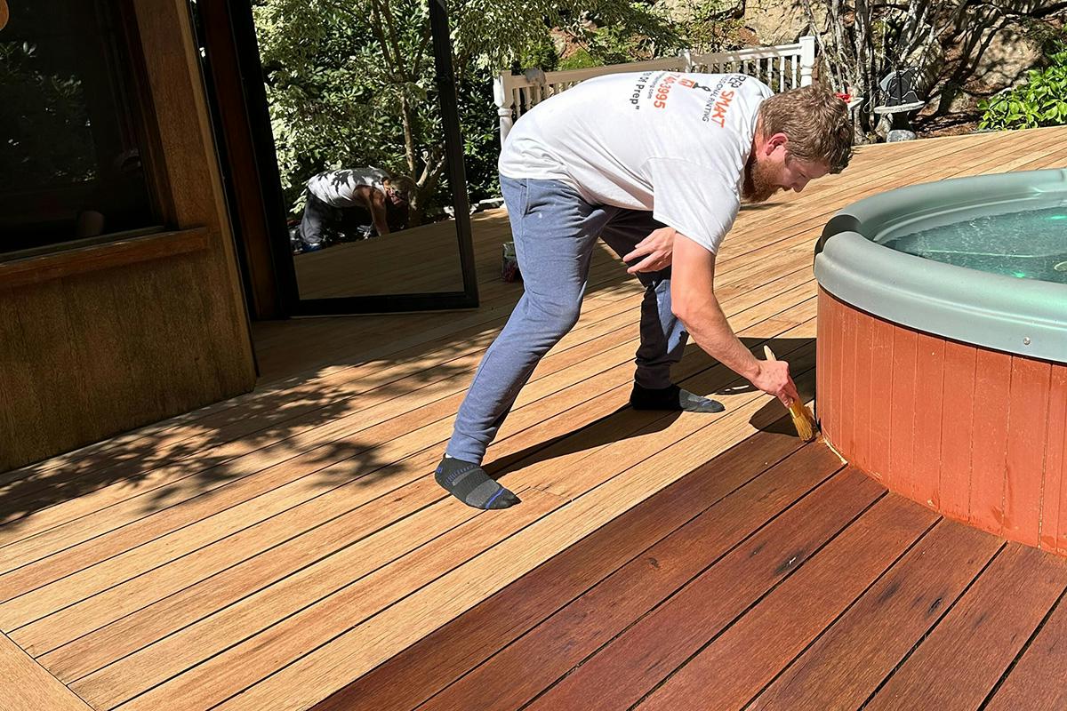 The Fastest and Most Efficient Way of Staining Deck Railings